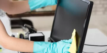 How to clean a computer screen in 4 easy steps